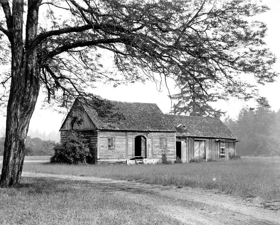 Granary of the 1843 Fort Nisqually. Courtesy of DuPont Historical Museum